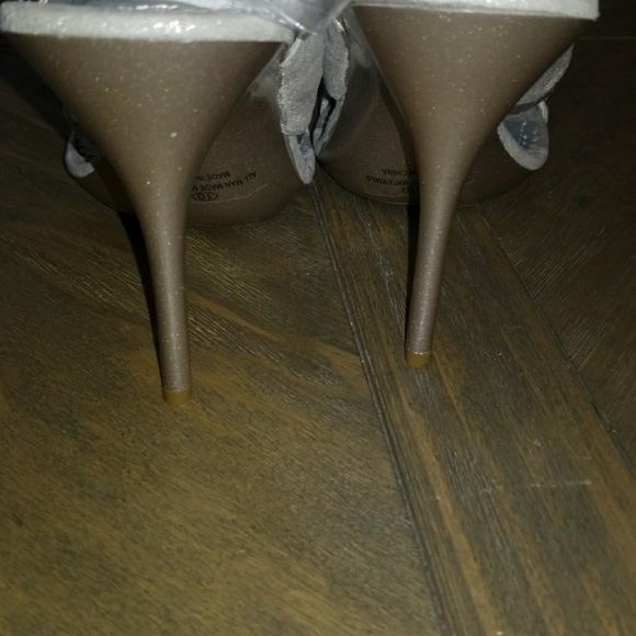 Cinderella heels - Picture 3 of 3